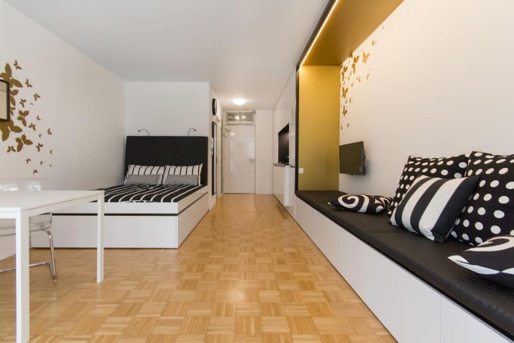 Gorgeous Central Flat With Garage Ljubljana Luaran gambar