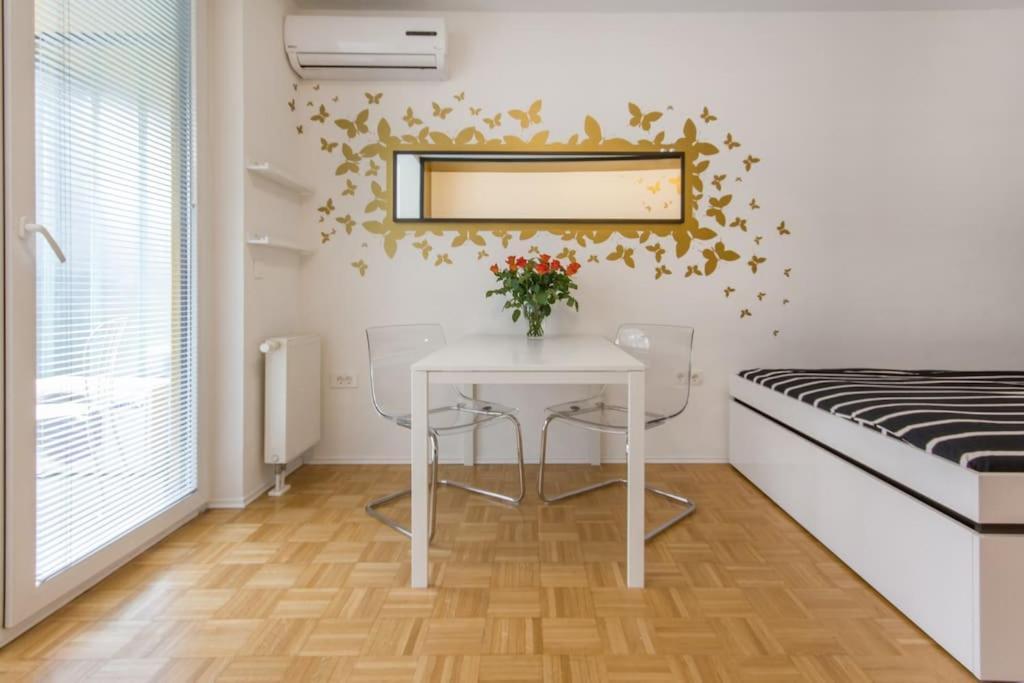 Gorgeous Central Flat With Garage Ljubljana Luaran gambar